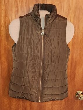 Michael Kors Basics Vest Full Zip. Color Is Taupe Brown Size Medium Retail $125